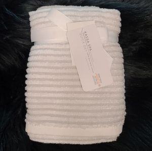 Quick dry hand towel 2 pack (washcloths not included)
